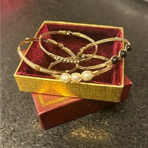 For Ronaldo bracelets. Used in excellent concession.